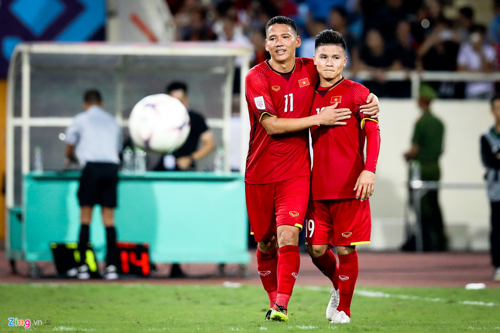 Ai can duoc Quang Hai gianh Qua bong vang nam nay? hinh anh 2